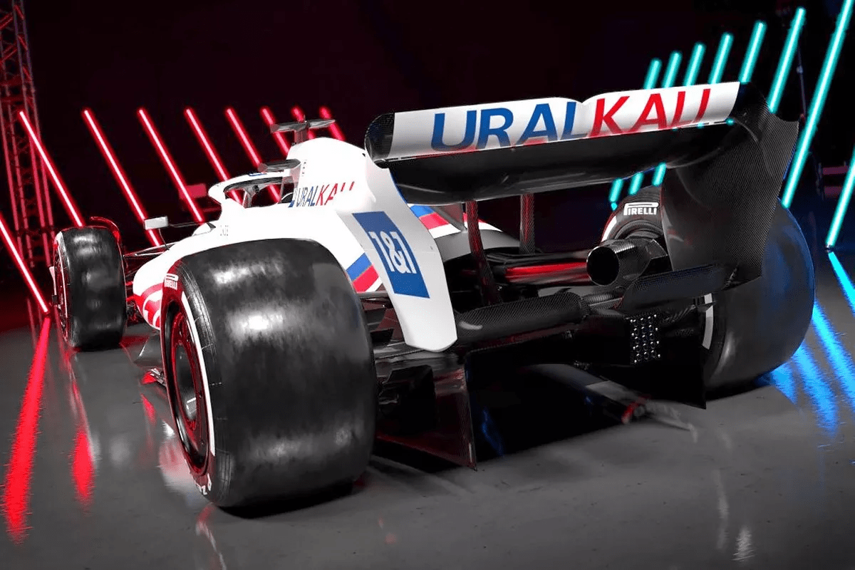 哈斯车队力克红牛二队，塞恩斯刷新纪录的简单介绍