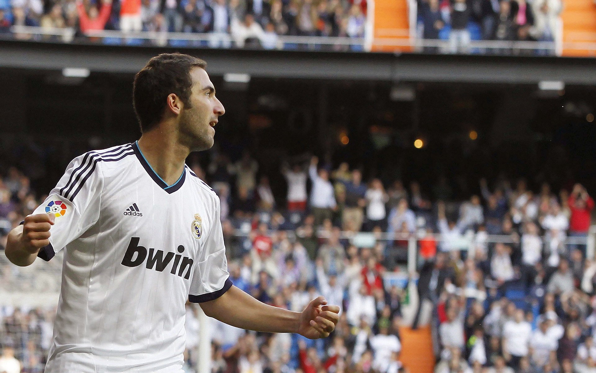 门神拉亚一战封神！伊朗加时绝杀哥伦比亚，亚洲铁骑昂首挺进争冠战